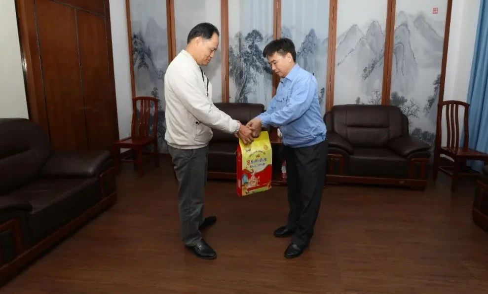 雷火-雷火(中国)一站式竞技服务网站
省总工会到雷火-雷火(中国)一站式竞技服务网站
雷火-雷火(中国)一站式竞技服务网站开展新春慰问2.jpg