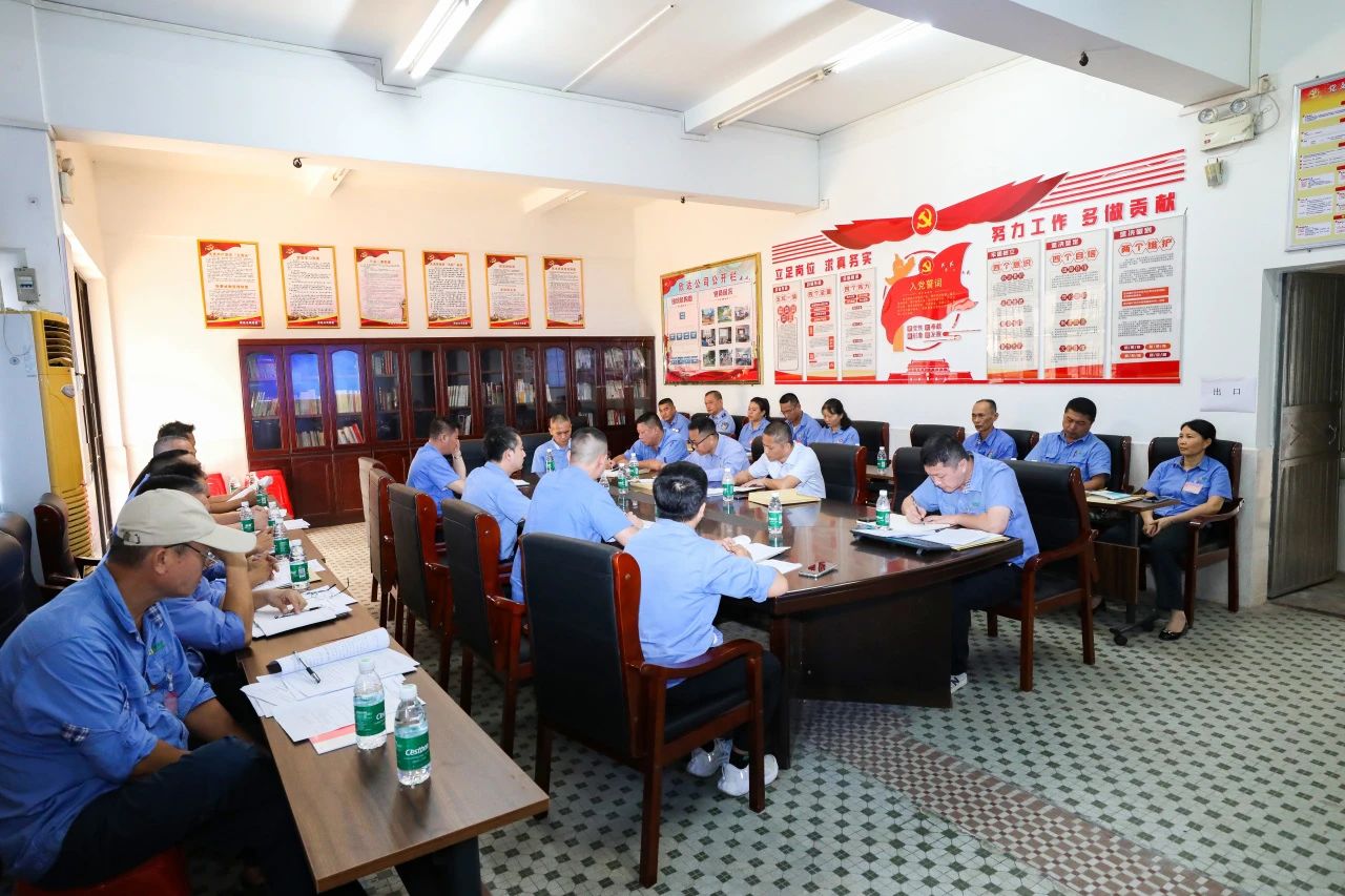 雷火-雷火(中国)一站式竞技服务网站
雷火-雷火(中国)一站式竞技服务网站召开第四届职工代表大会第一次会议63.jpg