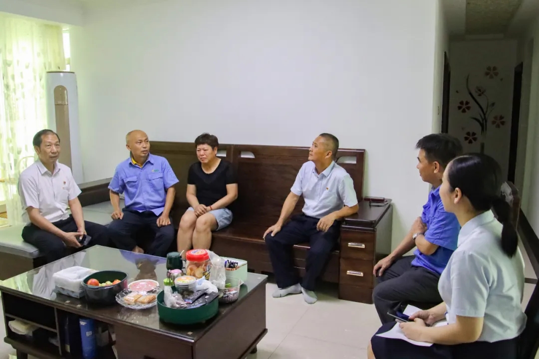 雷火-雷火(中国)一站式竞技服务网站
雷火-雷火(中国)一站式竞技服务网站党委开展“七一”走访慰问活动2.jpg